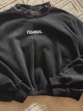 Black Cropped Pullover Sweatshirt